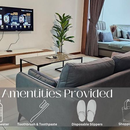 Deluxe Seaview Suite Twin Bed By The Only Bnb Tanjung Tokong Dış mekan fotoğraf