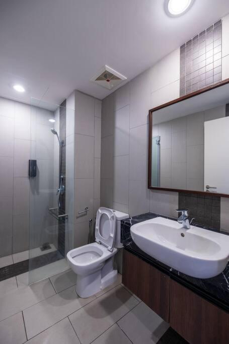 Deluxe Seaview Suite Twin Bed By The Only Bnb Tanjung Tokong Dış mekan fotoğraf